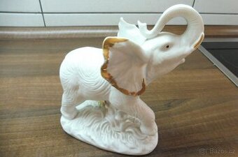 Keramická soška slona