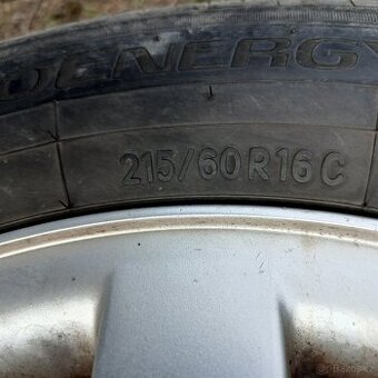 Pneu Toyo 215/60/16 C