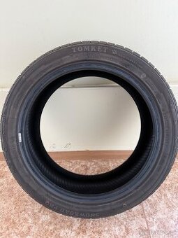 Zimní pneu 215/45 R17