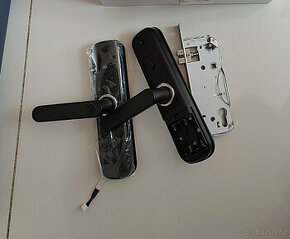 Chytrý zámek Smoot Air R1