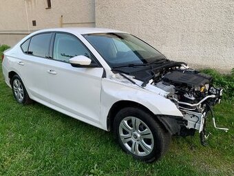 Predám havarovanú Škoda octavia 4 2.0tdi 85 kW 2023