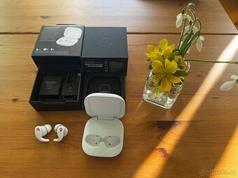 Beats fit pro sluchátka bílé