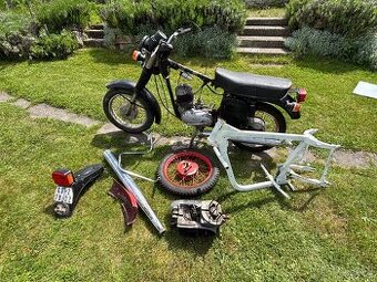 Neuplna CZ 450 + motor + ram + dalsi veci