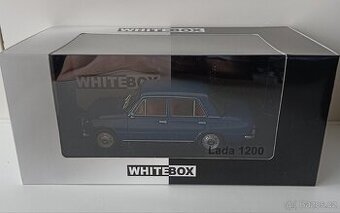Lada 1200 modrá 1:24 White box