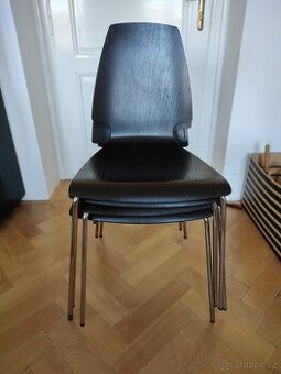 praktická židle z IKEA Vilmar