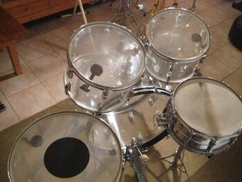 Bicí souprava Ludwig Clear Vistalite, 1. série z roku 1972