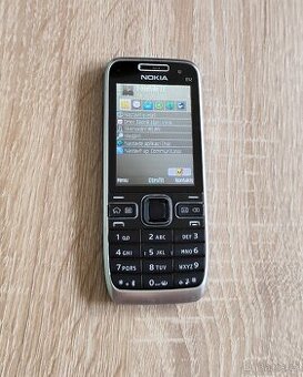 MOBILNÍ TELEFON NOKIA E52 (RM-469) - ZACHOVALÝ STAV