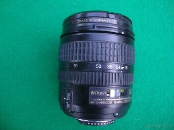 Objektiv NIKON NIKKOR DX AF-S 18-70 mm f3,5-4,5 G ED pěkný