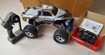 RC auto stampede traxxas