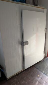 Chladící box včetně podlahy a dveří 3,4 x 1,9