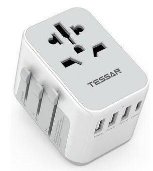 Mezinárodní cestovní adaptér/nabíječka