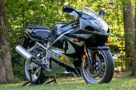 Suzuki GSX-R 1000 K1 POUZE DÍLY