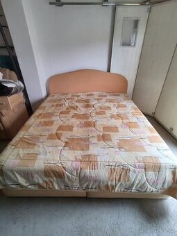 Manželská postel 180x200