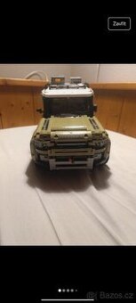 LEGO Technic Land Rover
Defender (42110).