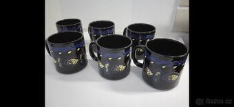 Hrnky nové.