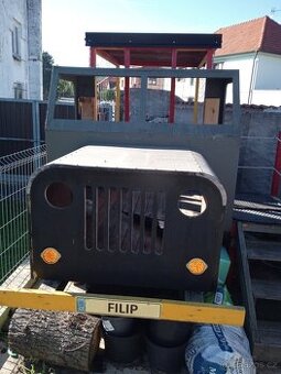 Zahradní herní prvek auto