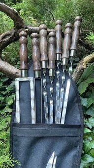 Sada špízů v pouzdře s vidličkou a dvojitými špízy