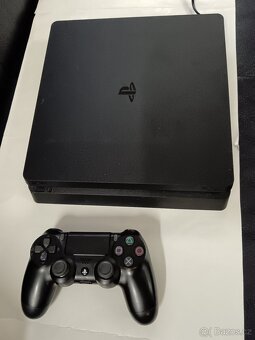 Sony Playstation 4, originální ovladač, pěkný stav