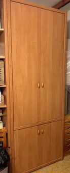 Šatní skříň – rozměry v nákresu.