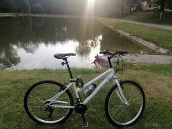 Zánovní dámské kolo MTB