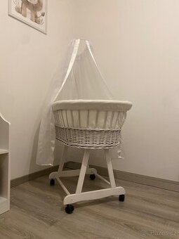 Košík s nebesy pro miminko