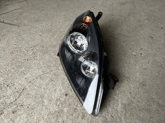 Pravé světlo Opel Zafira 2006