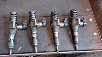Prodám  sadu- 4X vstřikovače z VW Passat 2,0TDI 125 KW