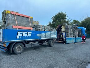 Stropni Bedněni Peri pronájem