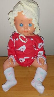 Plastová retro panenka