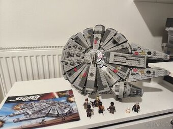 Moc millenium Falcon lego 76105, kompletní se stojanem