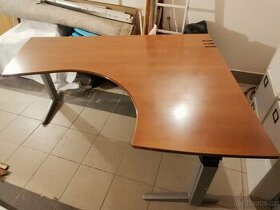 Kvalitní kancelářský rohový stůl 140x180x75