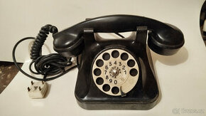 staré telefony - 1