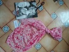 Šátek Guess 10