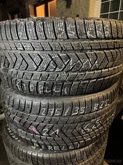 275/35 r22 Pirelli.