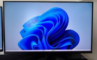 32" ASUS ROG Strix XG32UQ
