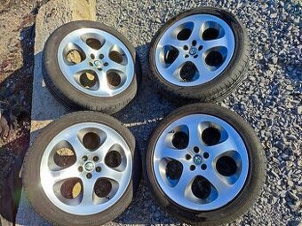 Alfa Romeo - 5x98 r17 kola s pneu 215/45 17