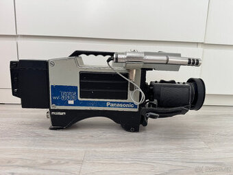 Profesionální retro kamera Panasonic WV-555