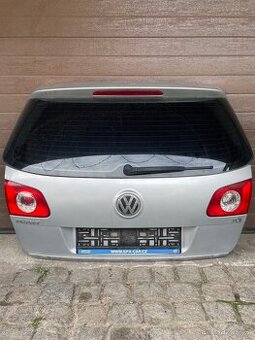Páté dveře na Passat B6 combi, kód barvy LA7W