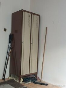Plechová uzamykatelná šatní dvouskřín v185x h50x š 62cm