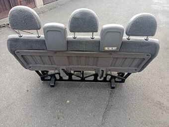 Řada sedaček Ford transit