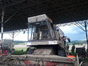 Kombajn E512