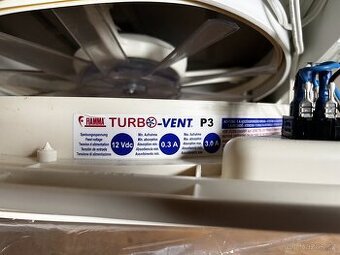 Střešní okno s ventilátorem Fiamma Turbo Vent