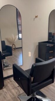 Pronájem kadeřnického křesla Praha 2
