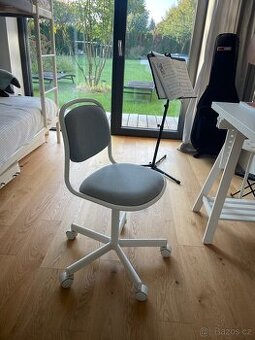 Ikea detska otocna zidle