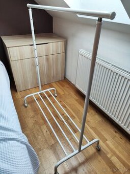 Šatní stojan RIGGA - IKEA