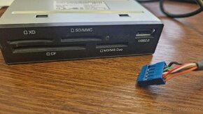 Čtečka paměťových karet USB interní