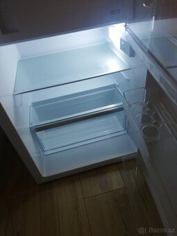 Lednička s mrazicí přihrádkou Electrolux - 1