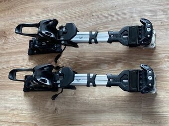 Skialp. Úplně NOVÉ stoupací vázání s přepínáním chůze/sjezd.