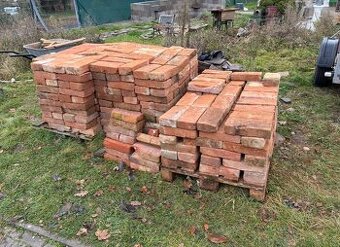 SHÁNÍM CIHLY ZA ODVOZ A KAMENY