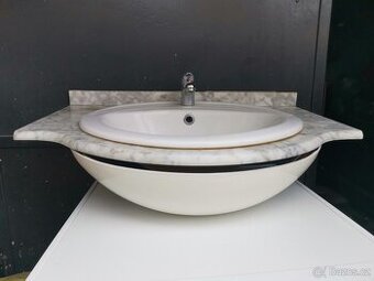 Umyvadlo v žulové desce